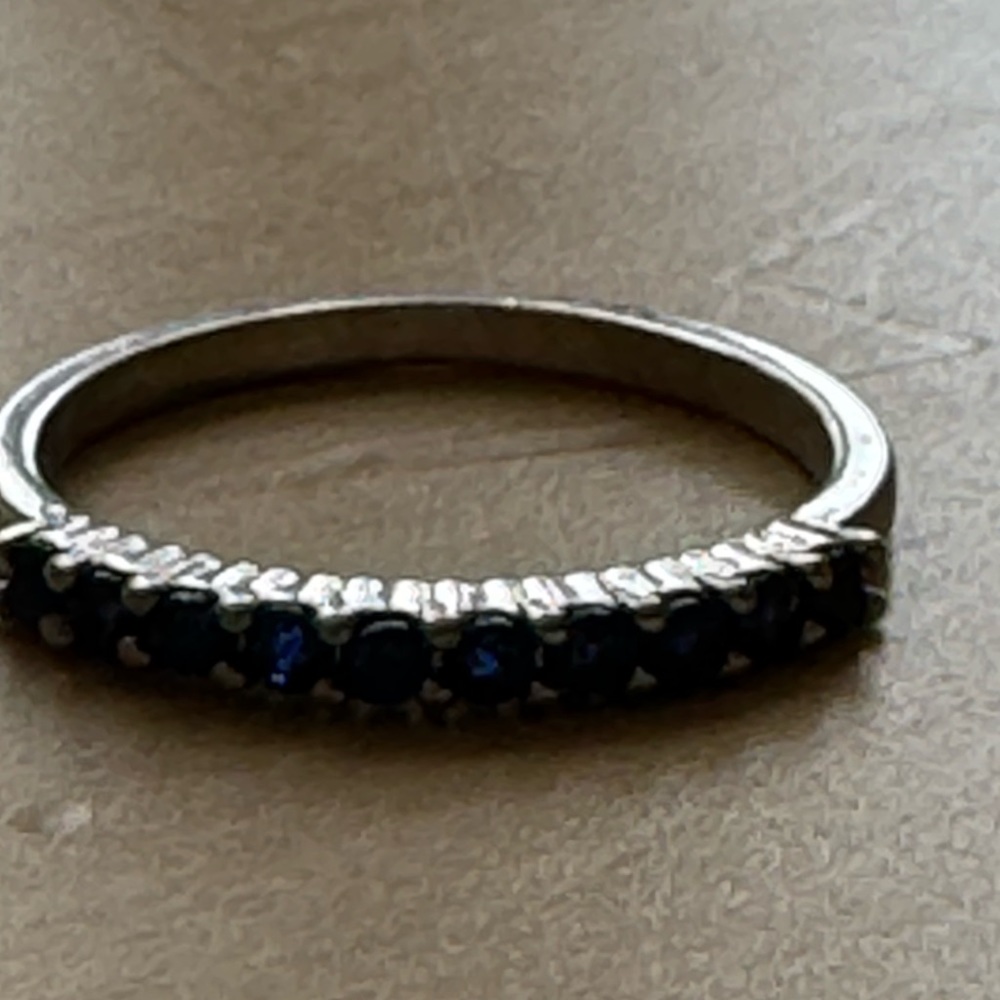 SZ 8 Silver Plated Band with Faux Blue Sapphire in a Channel Setting - Picture 7 of 9